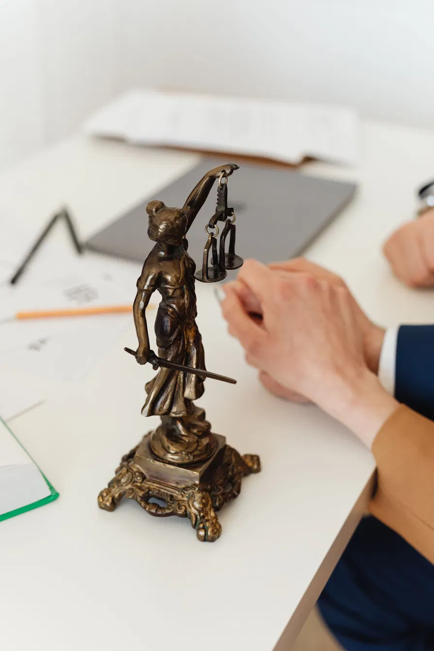 Statuette de la Justice, symbole du droit